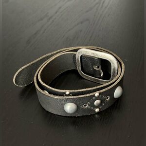Sisley Black Leather Belt with Silver Accents